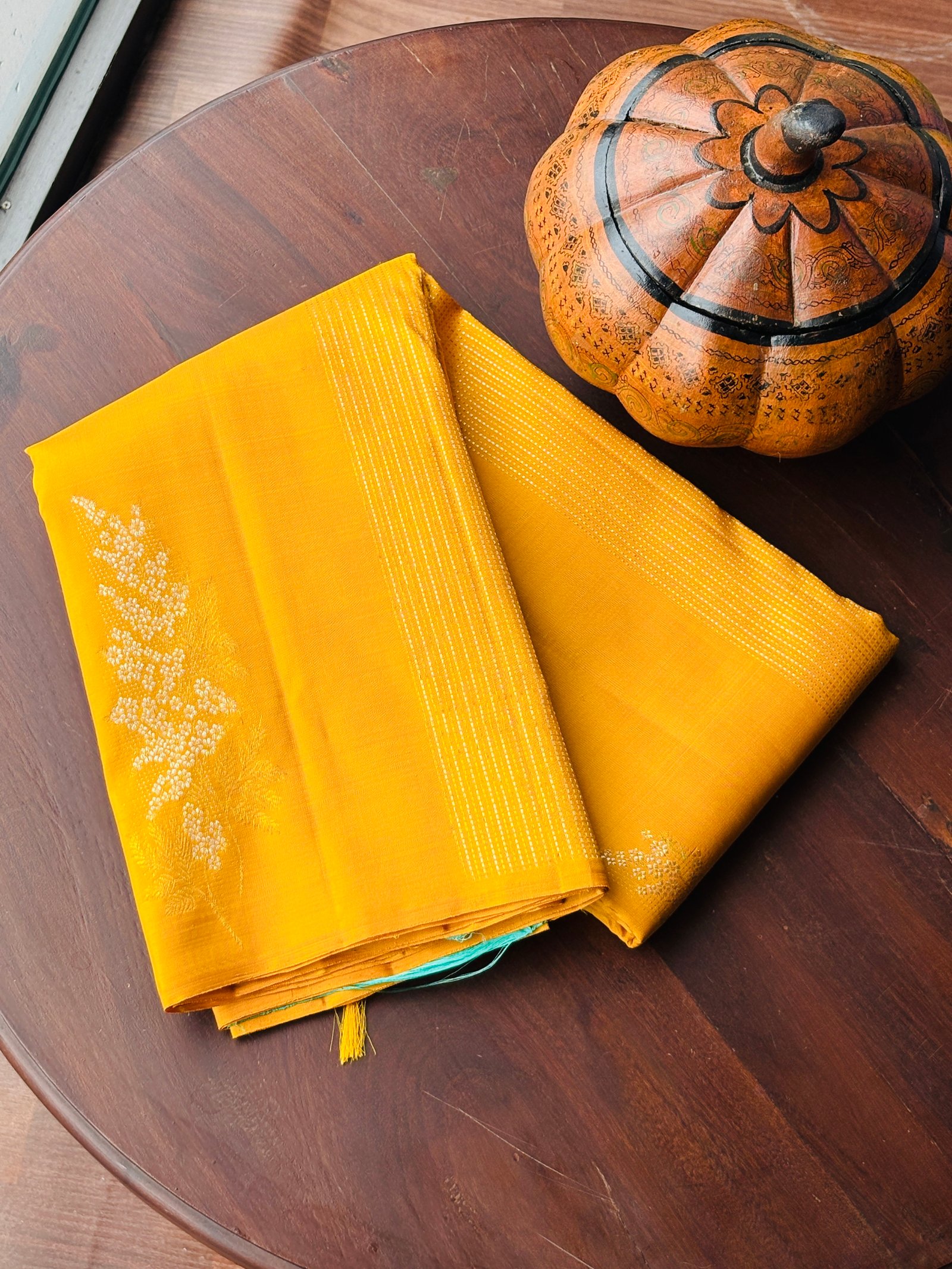 yellow banarasi inspired kamnchipuram