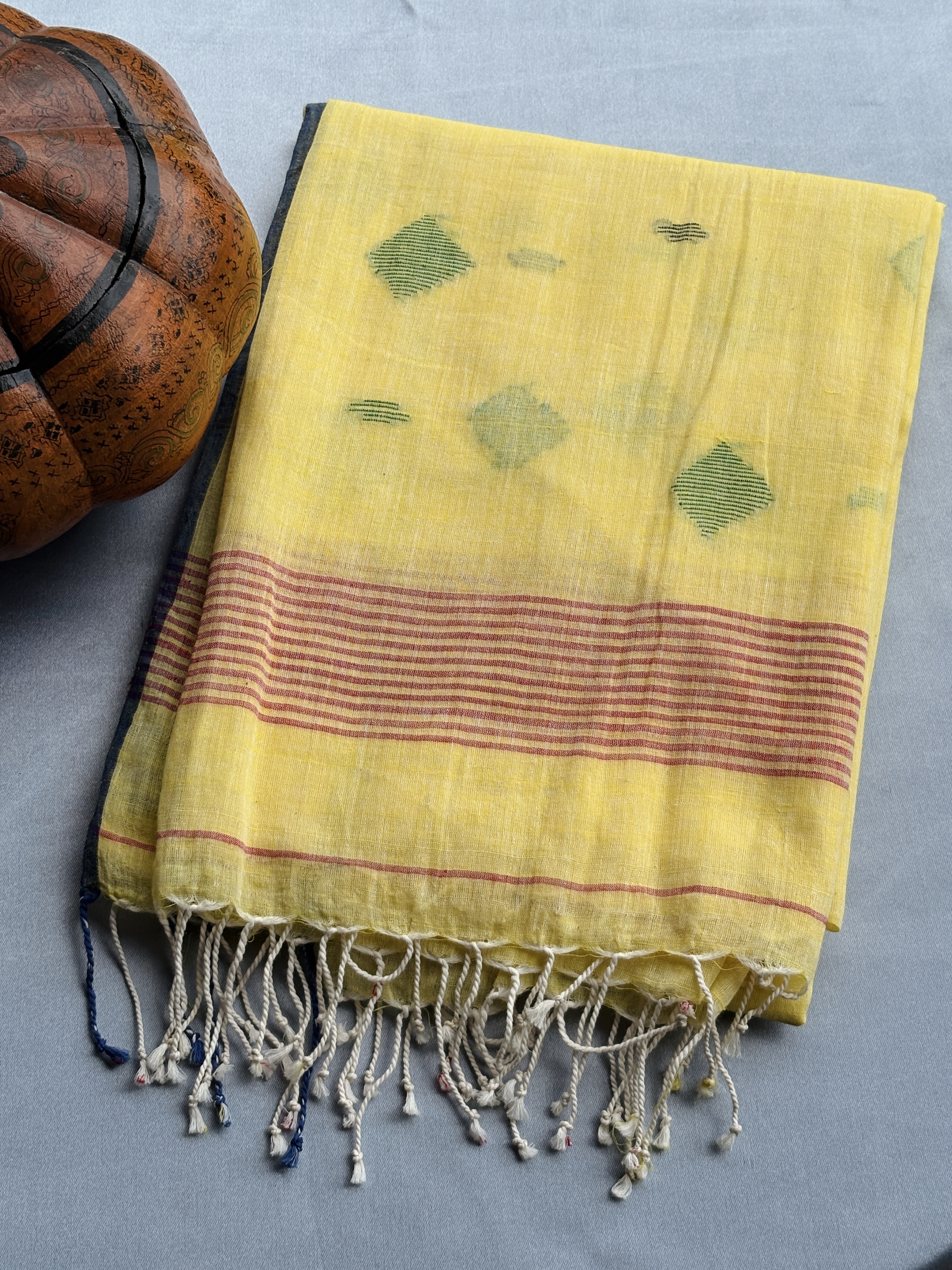 yellow jamdani shawl